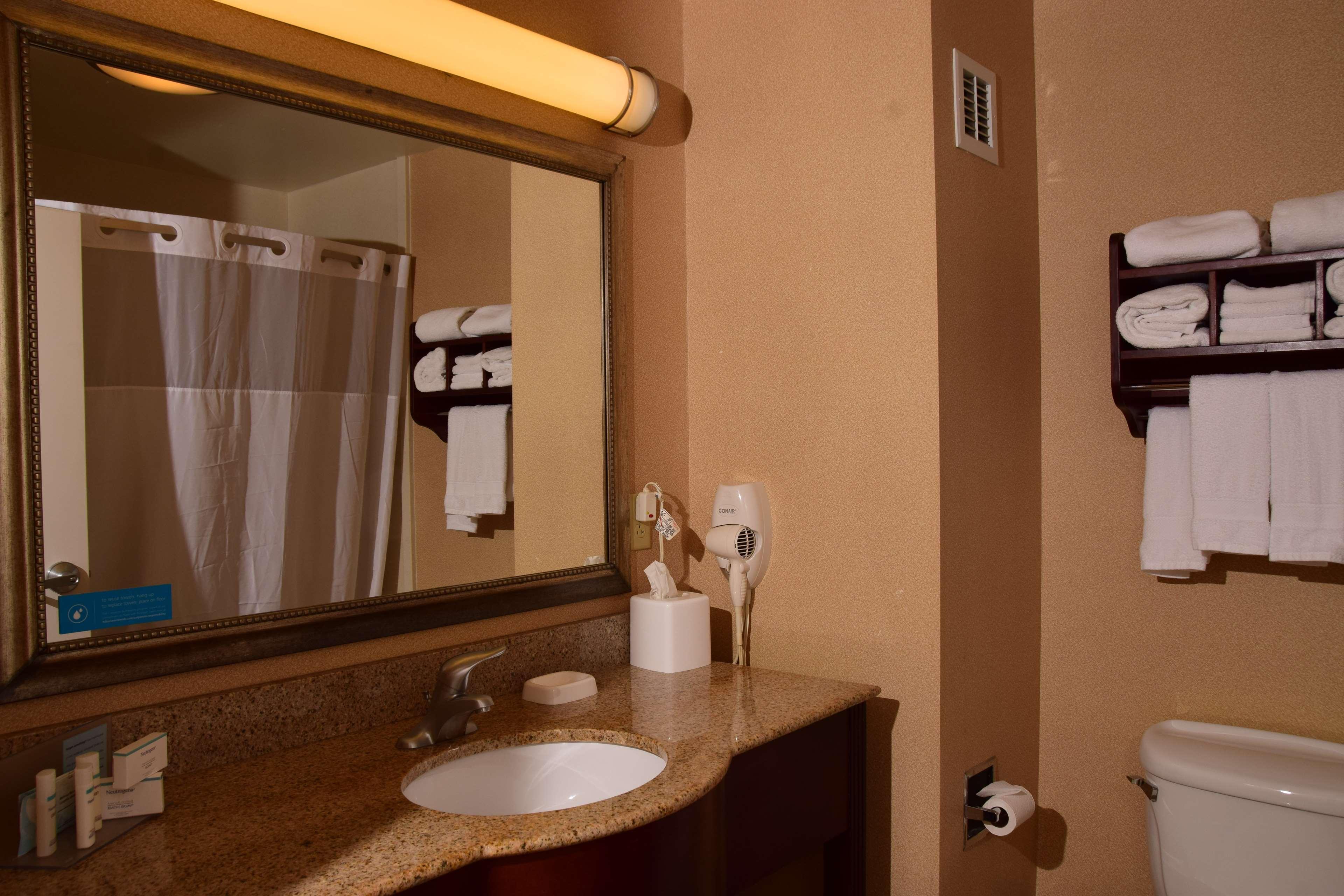 Hampton Inn Индиана Экстерьер фото