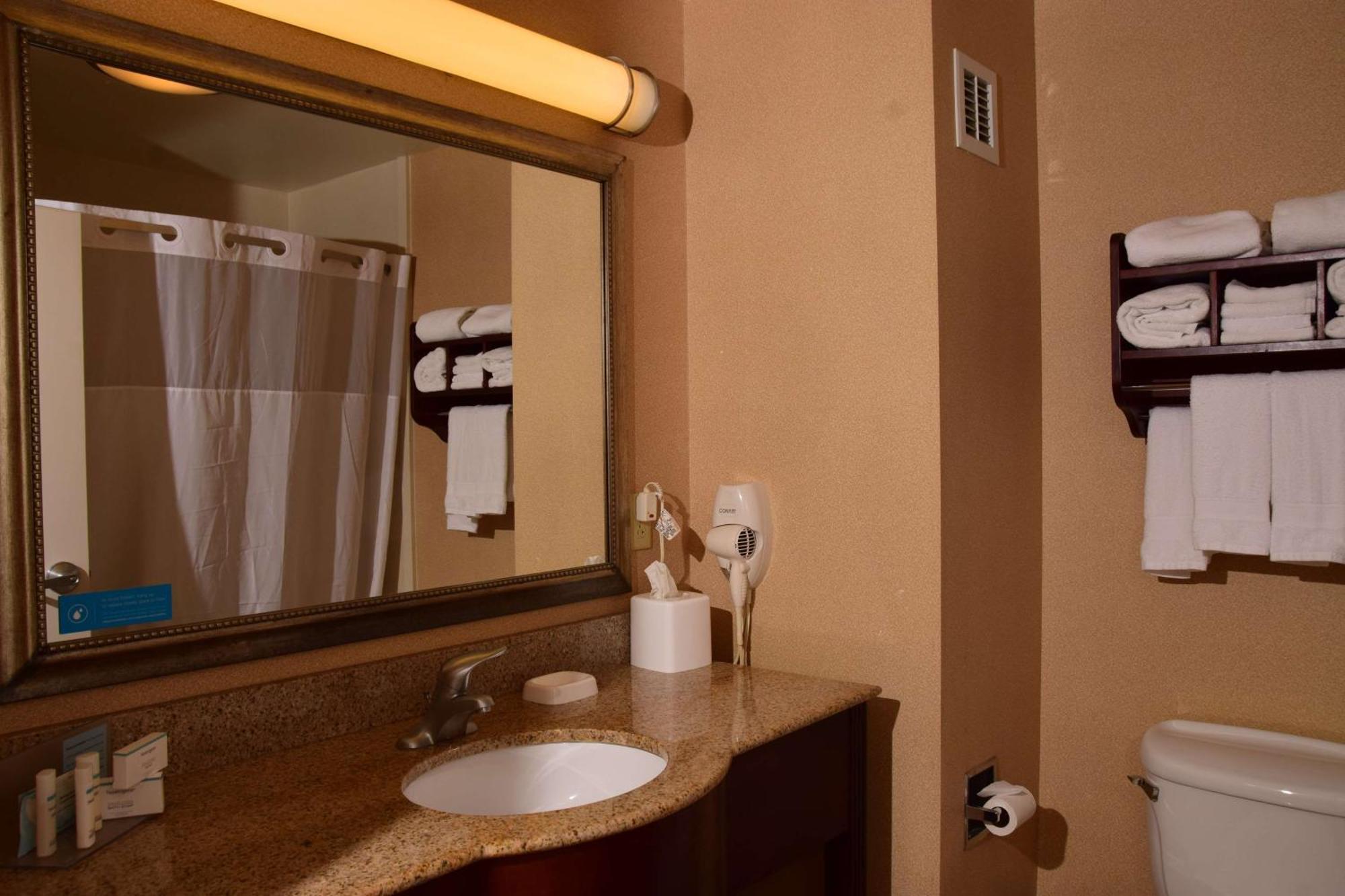 Hampton Inn Индиана Экстерьер фото
